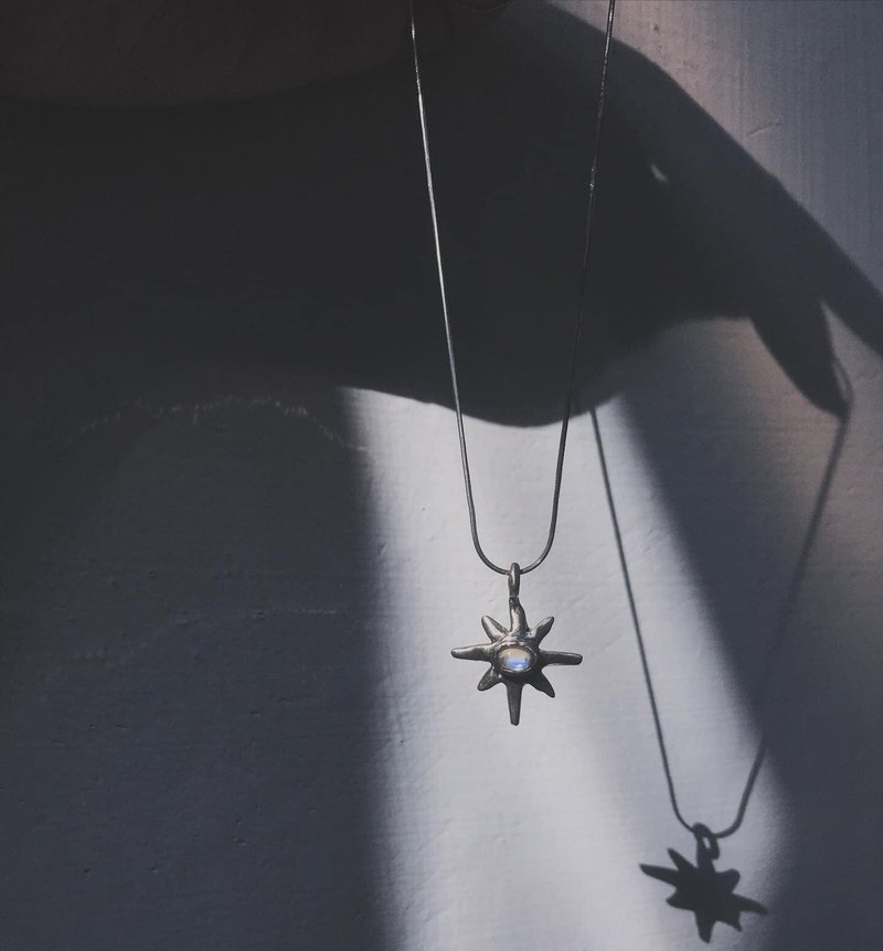 925银 星芒造型 月光石 项链 - 项链 - 纯银 银色