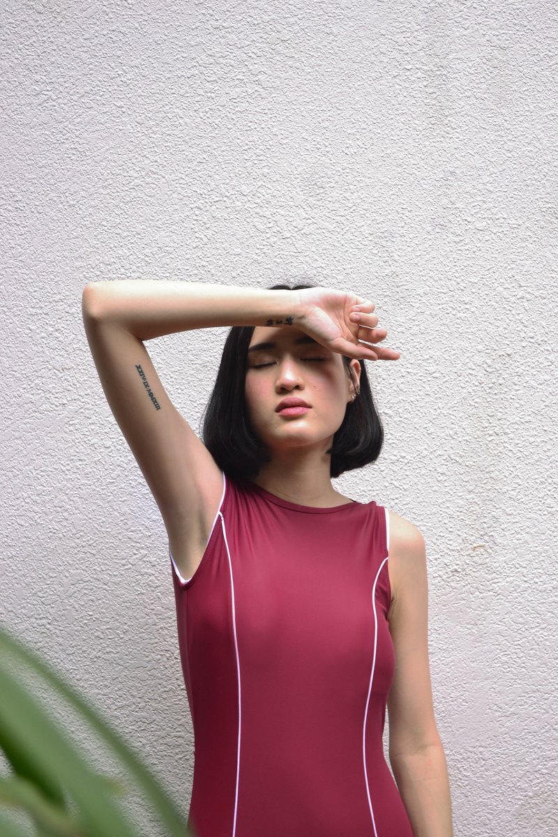 素面风格露背连身泳装/褐红色(Size S) / Swimwear - 女装泳衣/比基尼 - 其他材质 红色