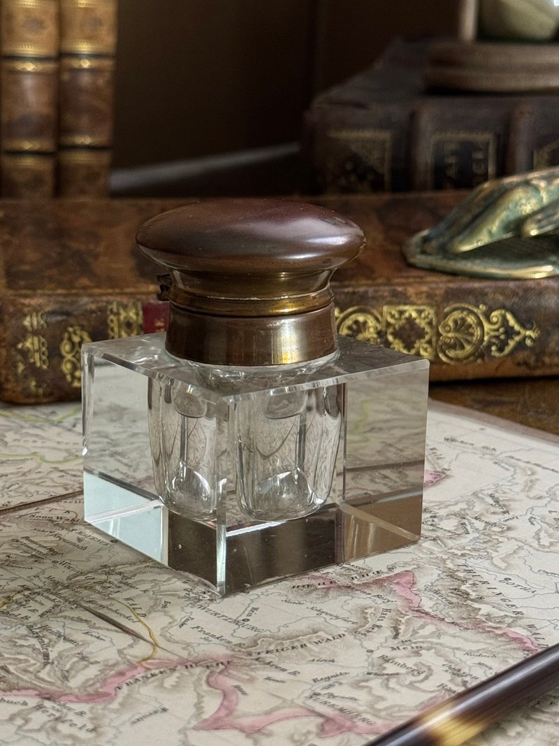 50242-经典法国古董水晶墨水瓶 黄铜盖 附原始内胆 - 其他书写用品 - 水晶 