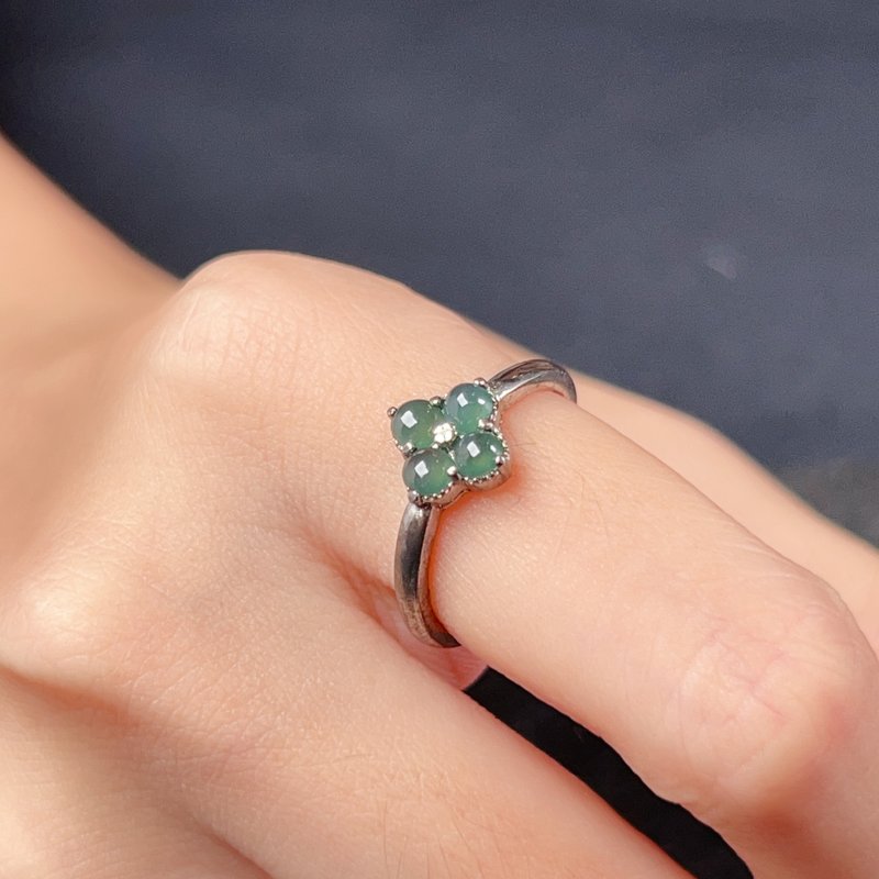 冰种蓝水翡翠蛋面幸运草戒指 925纯银 | 天然翡翠A货 | 送礼 - 戒指 - 玉石 绿色