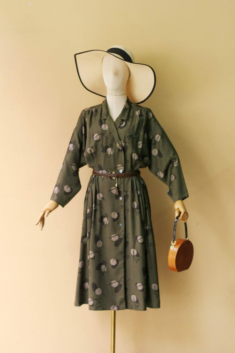 VINTAGE Dolman sleeve dress in dark olive green - 洋装/连衣裙 - 聚酯纤维 绿色