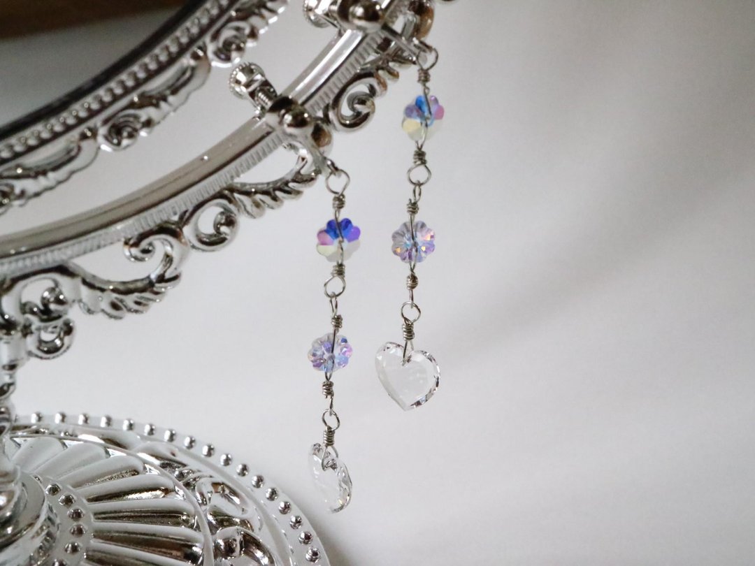 Hatsugoori Clip-On Austria Crystal Glass Heart Flower Flower Aurora Color Thin Ice Winter Delicate Elegance Elegant Rainbow Rainbow Suncatcher - 耳环/耳夹 - 玻璃 透明