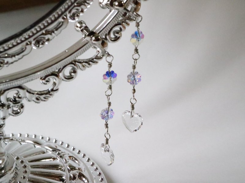 はつ ごおり イヤリング　オーストリア クリスタルガラス ハート 花 フラワー オーロラカラー 薄氷 冬 繊細 優雅 上品 虹 レインボー サンキャッチャー - 耳环/耳夹 - 玻璃 透明