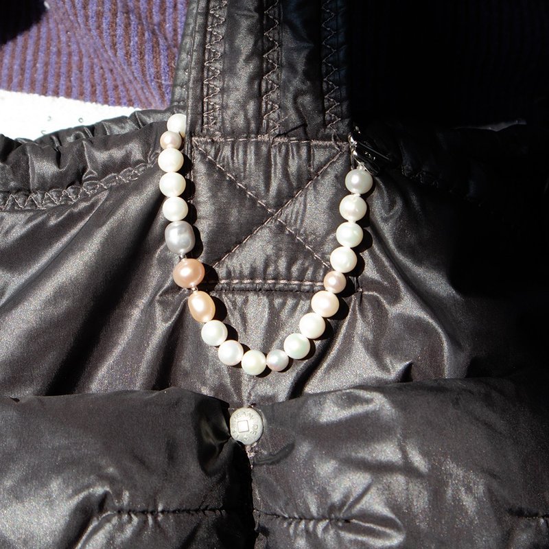 花纹壁炉架珍珠吊坠 / 怦然心动珍珠色 - 吊饰 - 珍珠 白色