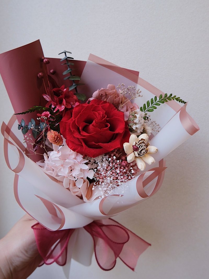 石榴红莓 / 单朵永生玫瑰 混合花束 / 毕业 母亲节 生日 台中花店 - 干燥花/捧花 - 植物．花 红色