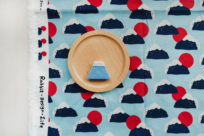 兔子设计款布料 - 富士山有我陪着你 - 编织/刺绣/羊毛毡/裁缝 - 棉．麻 多色