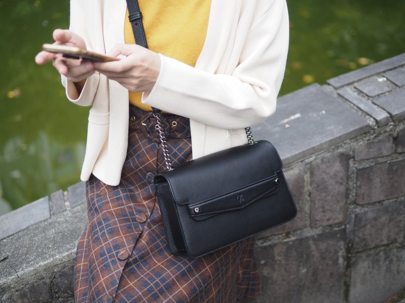 Sven (Black) : Cross-body bag, Cow leather - 手提包/手提袋 - 真皮 黑色