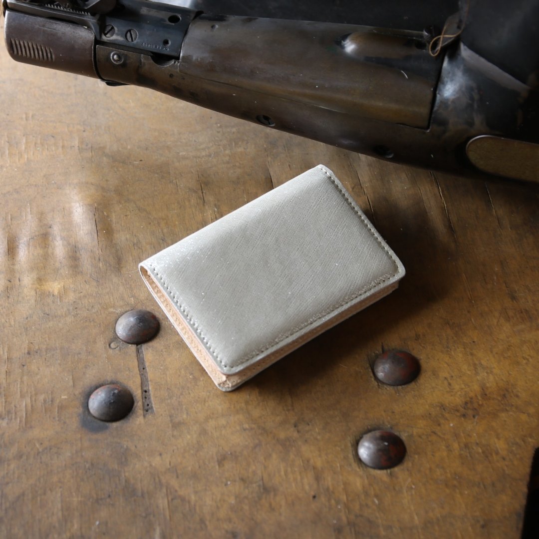 Japan manufactured cowhide name single canned name one case silver color made in JAPAN handmade leather card case - 其他 - 真皮 银色