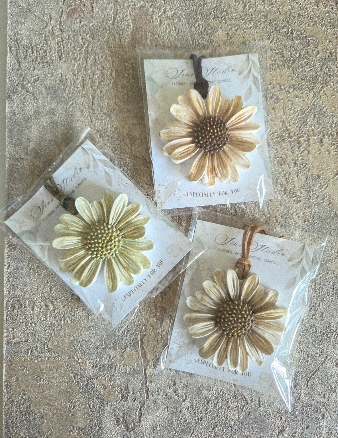 独家设计 渲染彩绘 刷金 雏菊扩香石吊饰/风口夹 礼盒 礼物 - 香薰/精油/线香 - 其他材质 