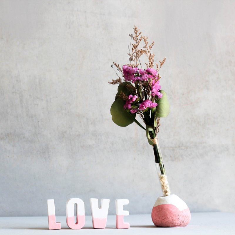 “告白花礼”试管花器/干燥花/水泥字母 - 摆饰 - 水泥 粉红色