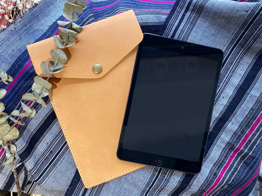 iPad Mini皮套 皮革DIY材料包 平板电脑套 好好缝 刻名 生日礼物 - 皮件 - 真皮 咖啡色