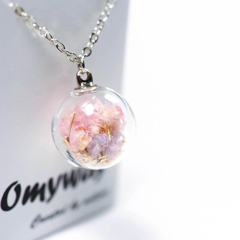 爱家作-OMYWAY特价日本紫色毛绒花干花永生花玻璃球饰物颈链1.4cm - 颈链 - 玻璃 白色