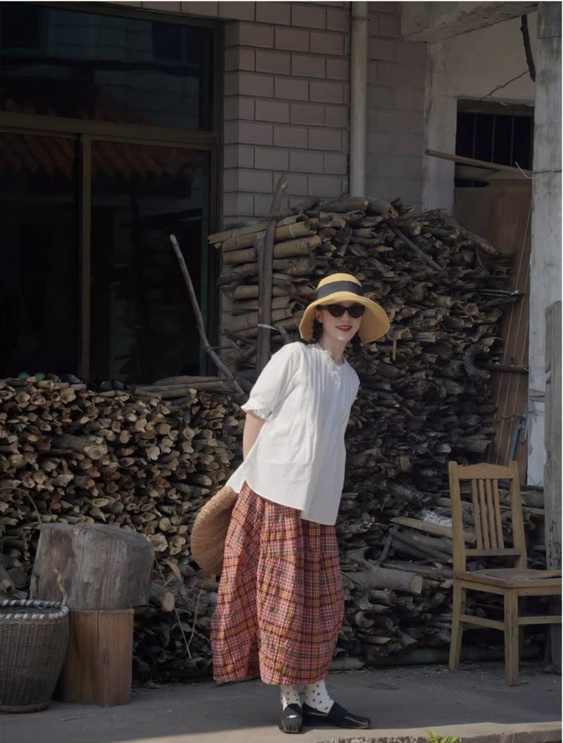黑白 纯棉百褶 短袖娃娃衬衫 - 女装衬衫 - 棉．麻 黑色