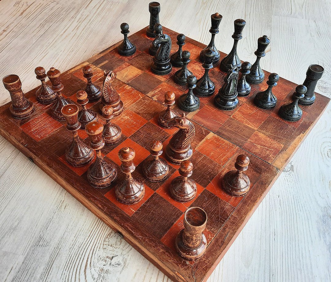 旧锦标赛苏联国际象棋套装 Botvinnik - 加重黑棕国际象棋棋子 1950 年代 - 桌游/玩具 - 木头 