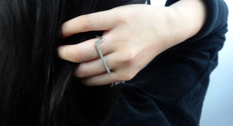 TURNING折转系列 纯银戒 silver ring 当代银饰 - 戒指 - 纯银 白色