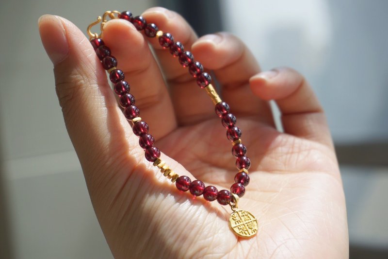 天然原矿石榴石 纯银安喜乐牌设计单圈手持手串s - 手链/手环 - 水晶 红色