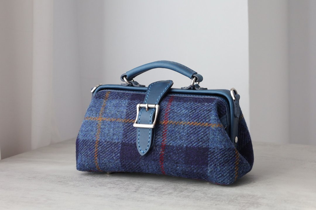 【羊毛拼皮医生包】Harris Tweed 暖到心坎秋冬女士包包手提包 - 侧背包/斜挎包 - 真皮 蓝色