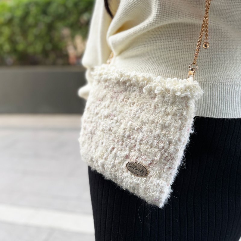 【羊毛毛手机包】象牙白粉・手机包/小金球包/手工编织包 - 侧背包/斜挎包 - 其他材质 