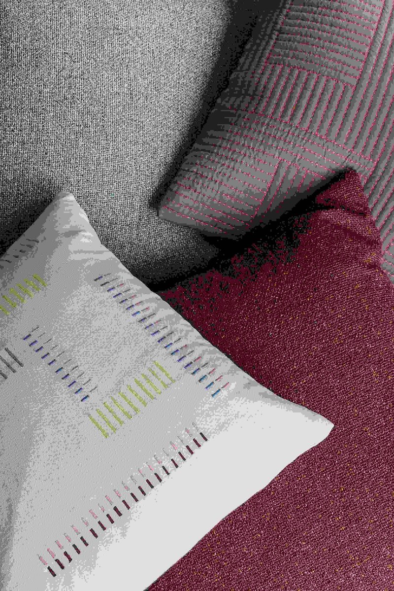 预购【021920】酒红方形抱枕(含枕心) - 枕头/抱枕 - 其他材质 