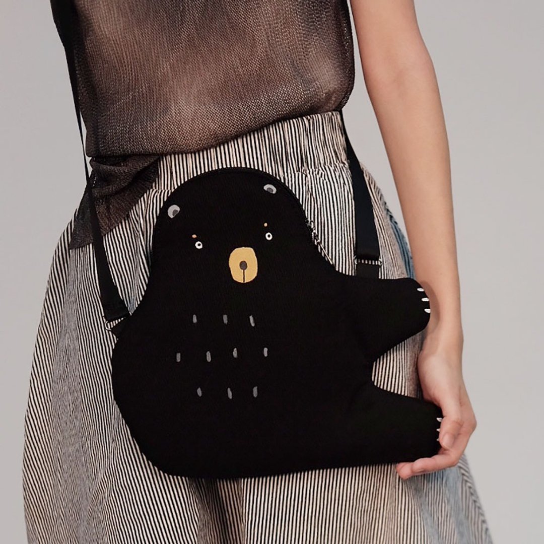 Goodie Bag - Bear Sling Bag and Mystery Brooch - 零钱包 - 其他材质 黑色