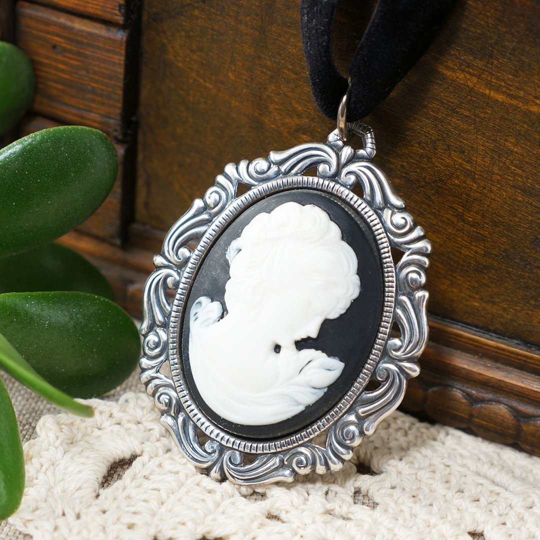 Black and White Lady Girl Cameo Ribbon Choker Necklace Victorian Epoch Jewelry - 颈链 - 其他材质 黑色