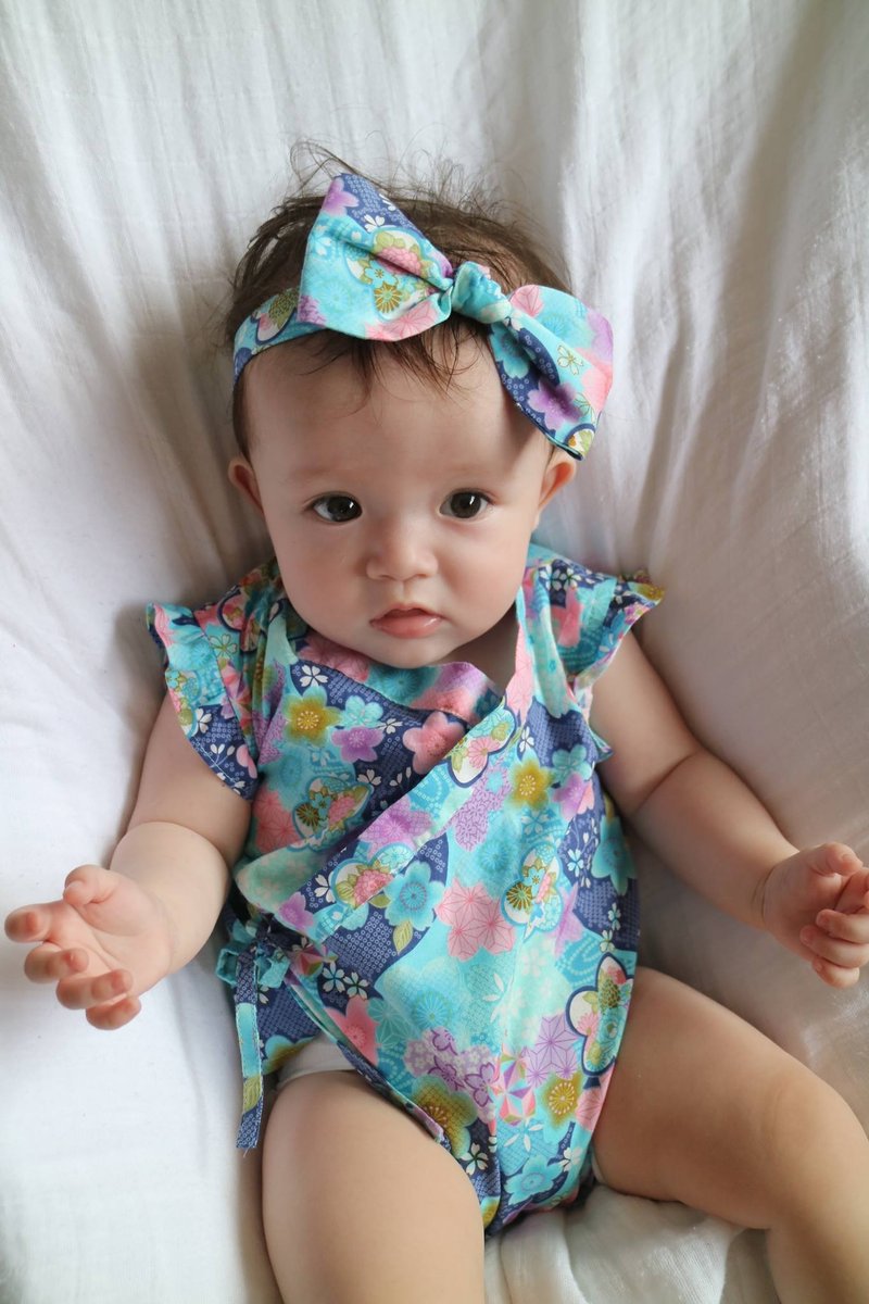 Angel Nina 日式和风浴衣包屁衣+蝴蝶结+发带 弥月 收涎 抓周 礼盒组 - 满月礼盒 - 棉．麻 