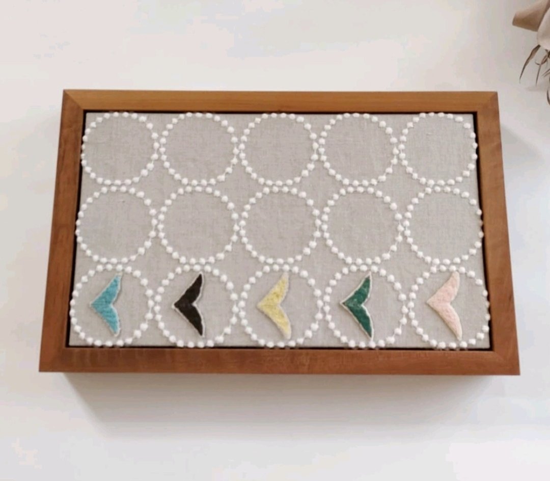 挂上即刻展现质感空间 雅致 饭店风格 Motif Lampo 系列 Bird Bird 可爱图案 Tambourine 米色 彩色 居家摆饰 赠礼 推荐 欢庆 - 墙贴/壁贴 - 亚麻 多色