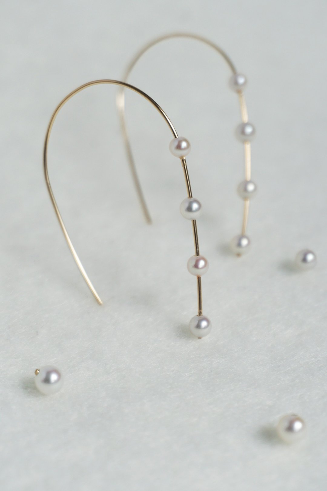 天然正圆淡水珍珠耳环 注金耳环 14Kgf Four Dews earrings - 耳环/耳夹 - 珍珠 白色