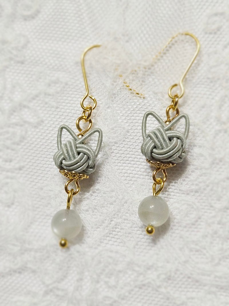 水引猫玉耳环 - 耳环/耳夹 - 其他材质 灰色