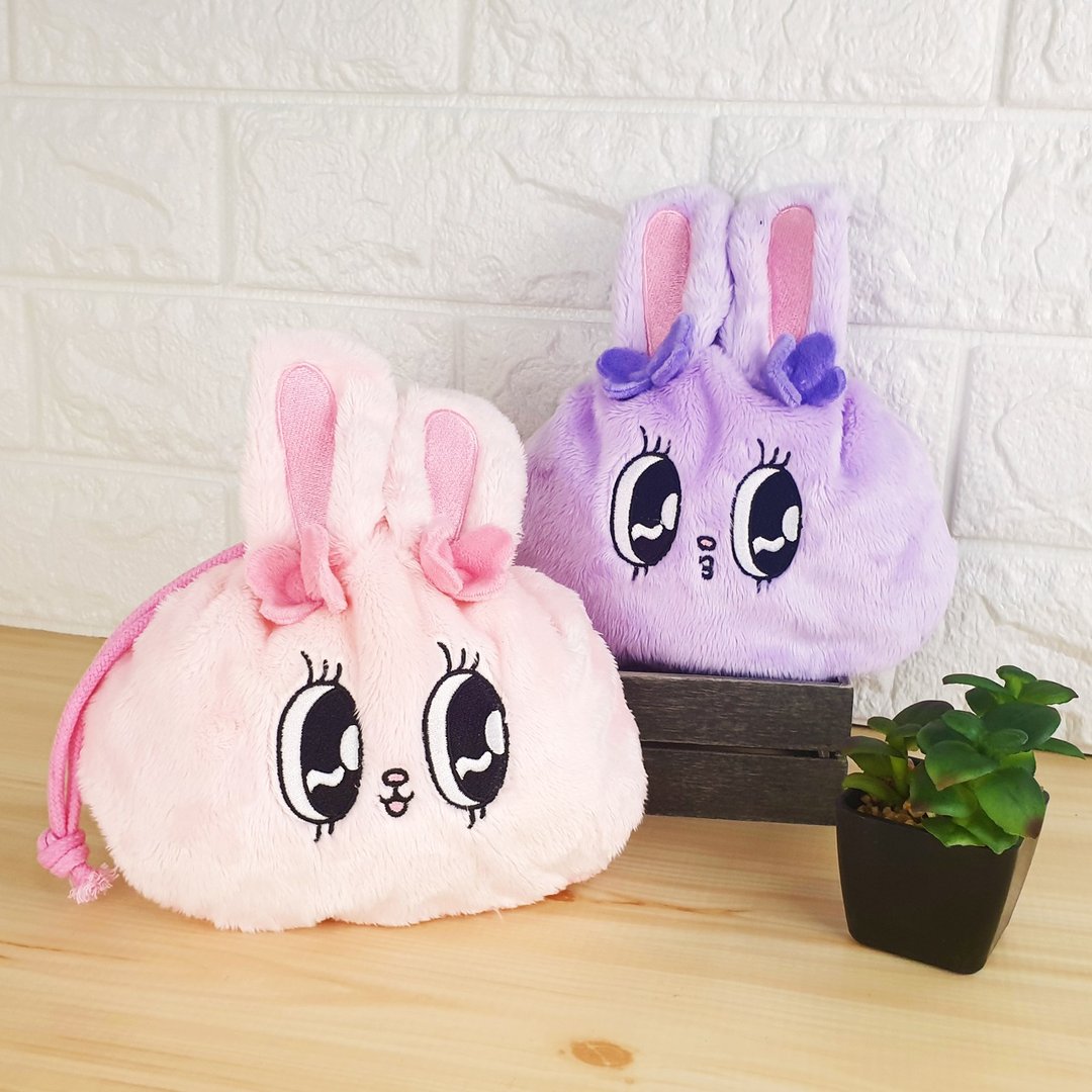 【Esther Bunny艾丝乐小兔】绒毛束口袋 绒毛袋 化妆包 收纳包 - 化妆包/杂物包 - 聚酯纤维 