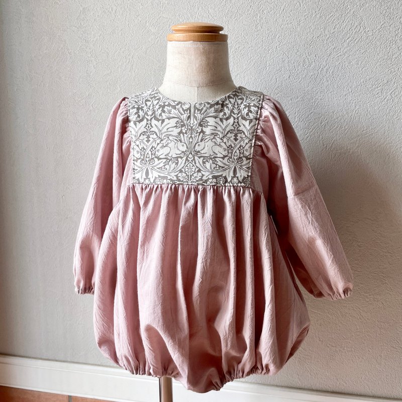 puffed sleeves romper pink William Morris Brother rabbit - 包屁衣/连体衣 - 棉．麻 粉红色