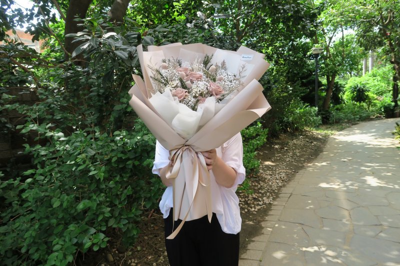 大型/巨型永生花束 － 奶茶裸 | 情人节花束/求婚花束/永生花束 - 干燥花/捧花 - 植物．花 卡其色