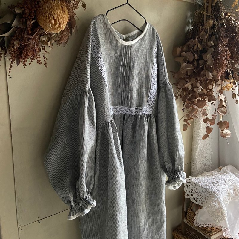 亚麻蕾丝拼接荷叶边褶皱洋装 亚麻洋装 - 洋装/连衣裙 - 棉．麻 灰色