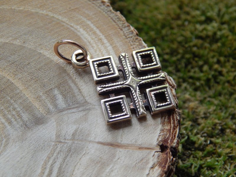 青铜 Makosh 坠饰：斯拉夫女神护身符，异教徒饰品 - 项链 - 纯银 金色