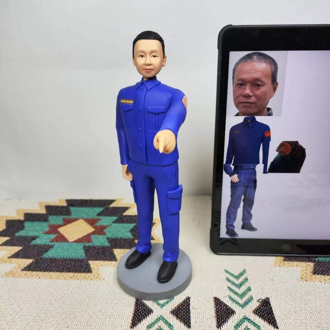客制化人物公仔 人偶 3D人像画 似颜绘 肖像 定制 生日 纪念 警察 - 玩偶/公仔 - 粘土 多色