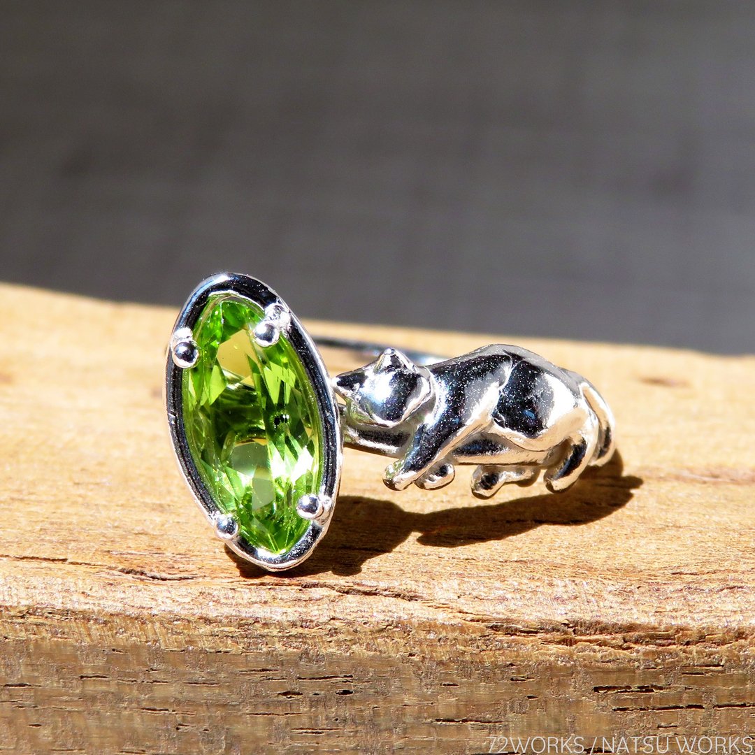 Peridot and Cat Ring - 戒指 - 宝石 绿色