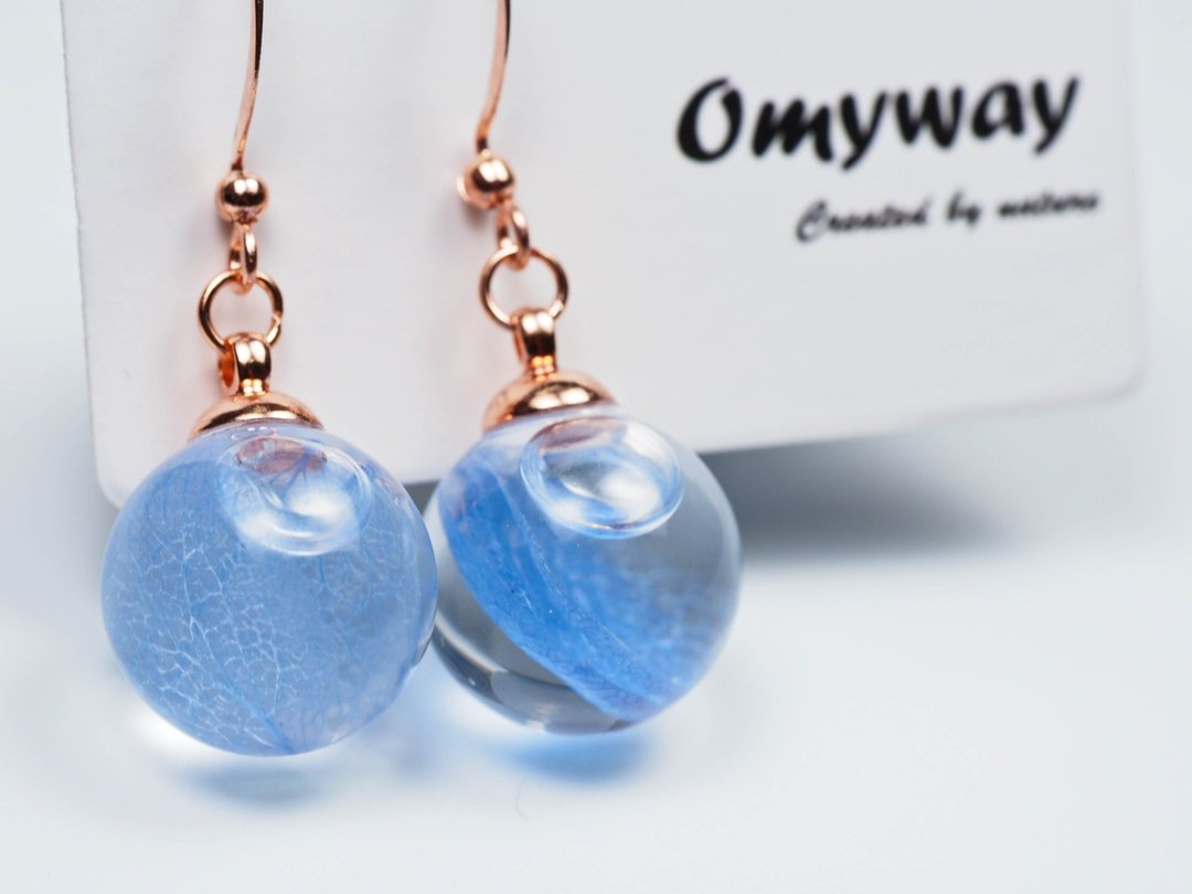 爱家作-OMYWAY日本粉蓝绣球干花浮游玻璃球玫瑰金色耳环耳夹1.4cm - 颈链 - 玻璃 白色