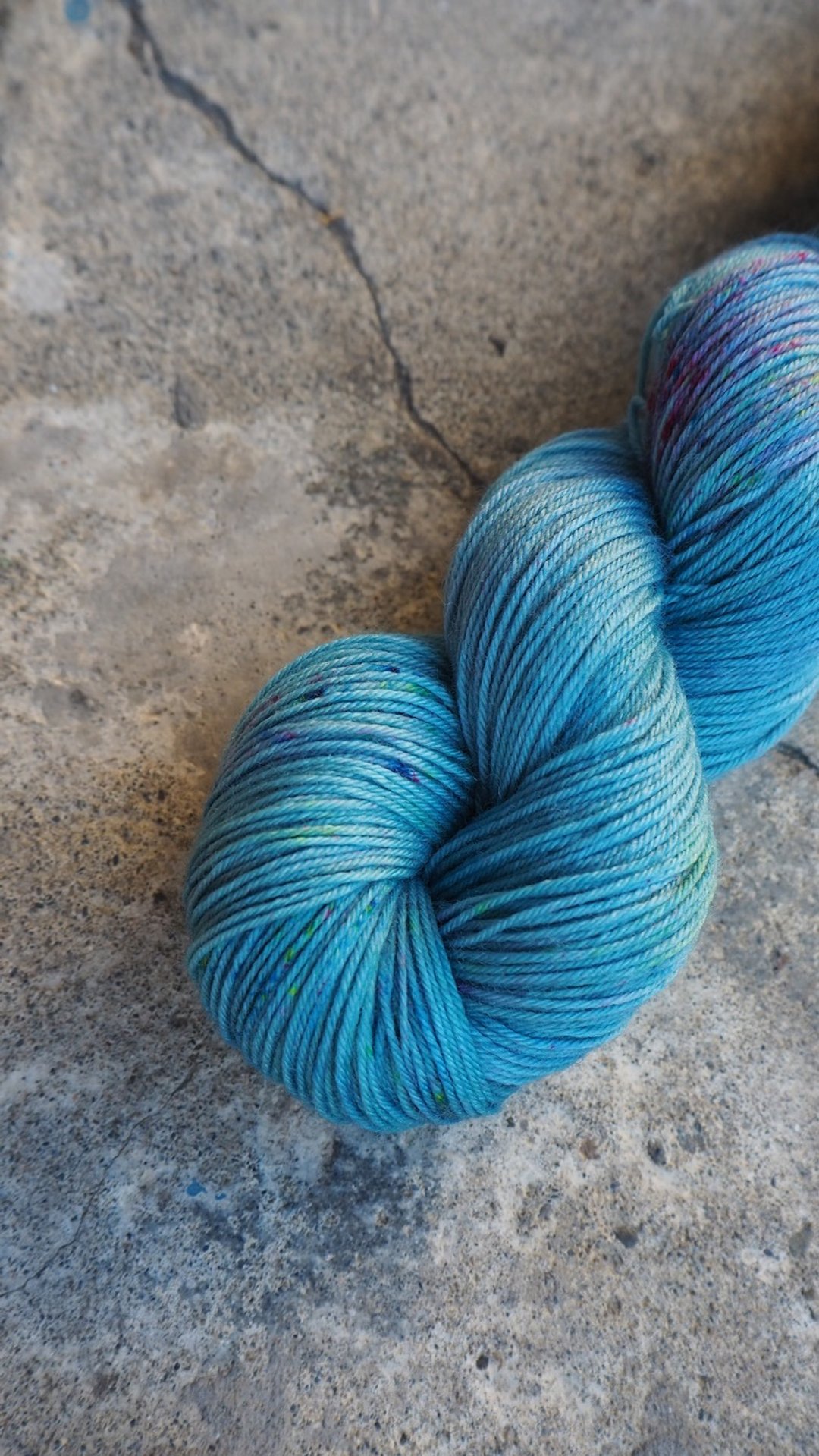 手染线。浊青(Sock yarn/ 袜线) - 编织/刺绣/羊毛毡/裁缝 - 羊毛 多色