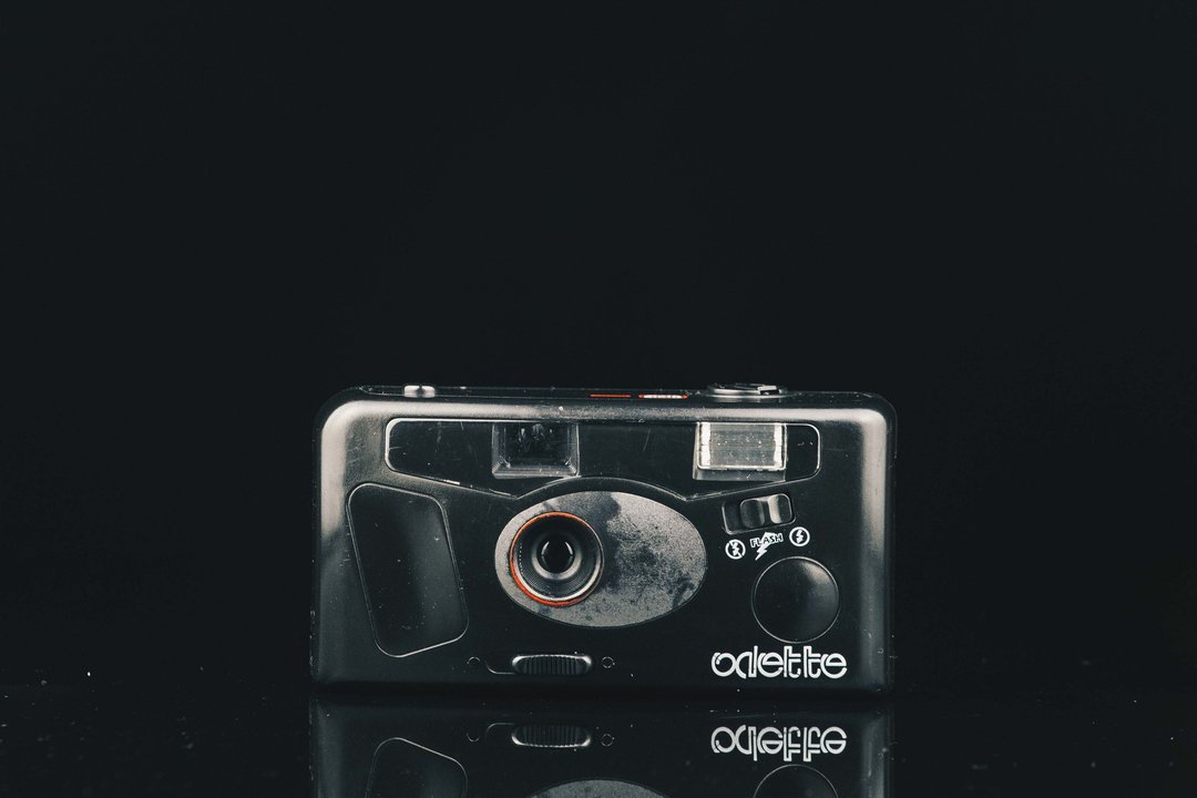 ODETTE 35mm FOCUS FREE FLASH CAMERA #135底片相机 - 相机 - 其他金属 