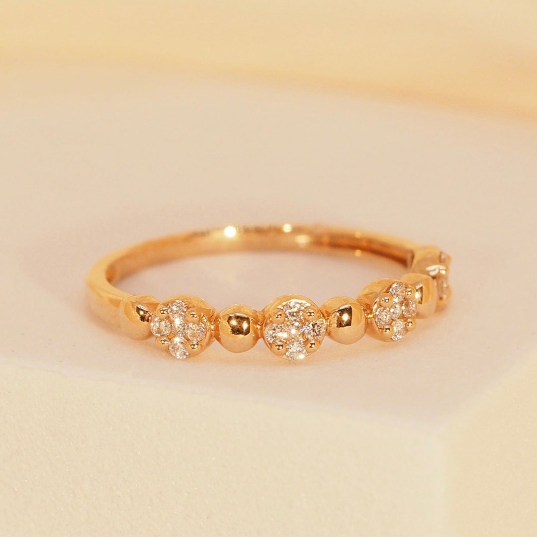 18K金花卉钻石戒指 18K Gold Floral Diamond Dot Ring - 戒指 - 贵金属 