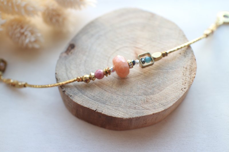 Fuchia~童话~太阳石/捷克珠/黄铜/红纹石/染玉 手环 - 手链/手环 - 其他金属 