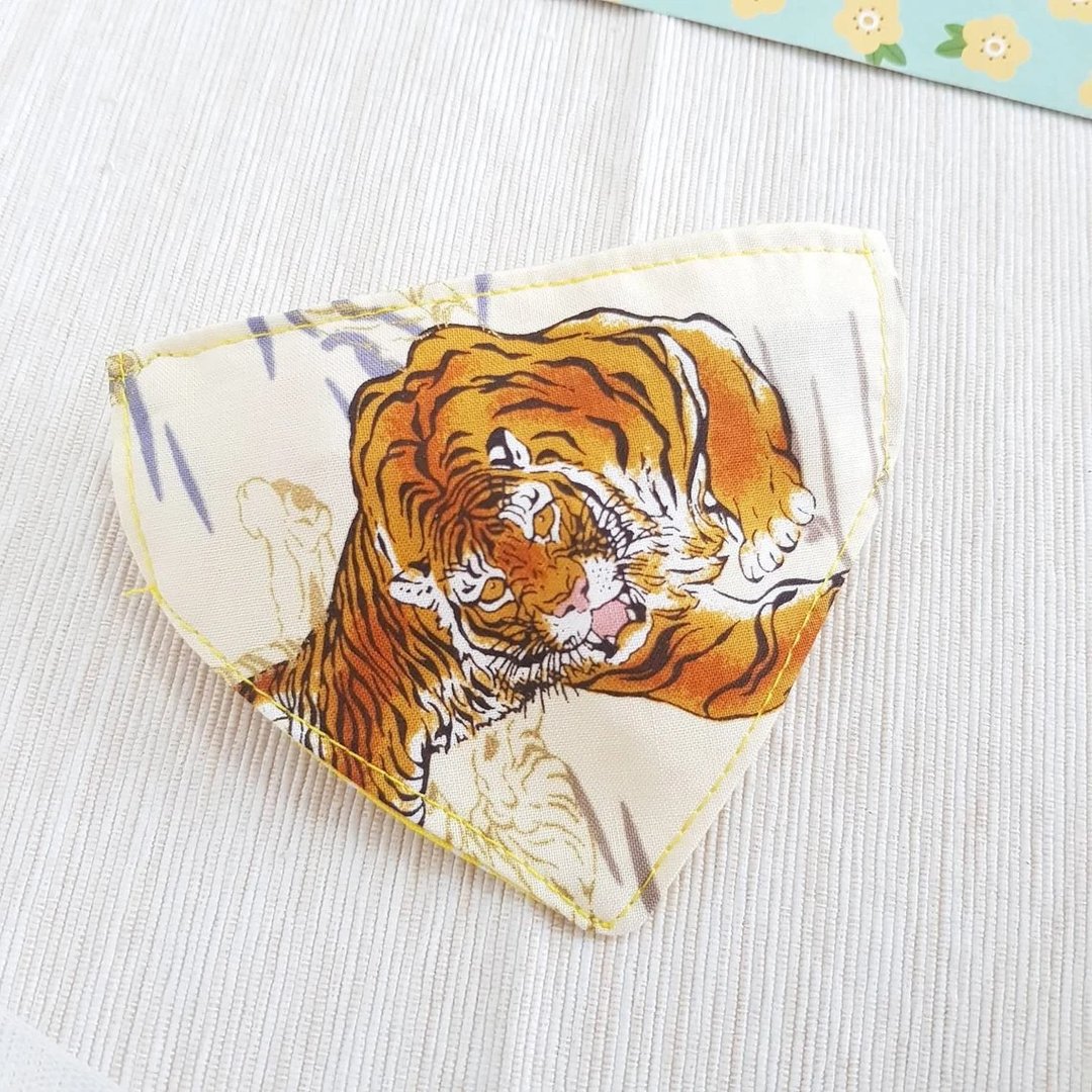 Tiger japanese style Bandana Cat Collar with Breakaway Safety Buckle - 项圈/牵绳 - 棉 黑色