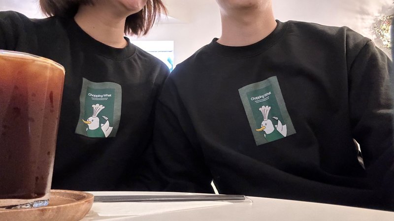 【剁剁鸭Fury】宽版大学T/卫衣-都市休闲-露营文青 - 中性连帽卫衣/T 恤 - 棉．麻 黑色