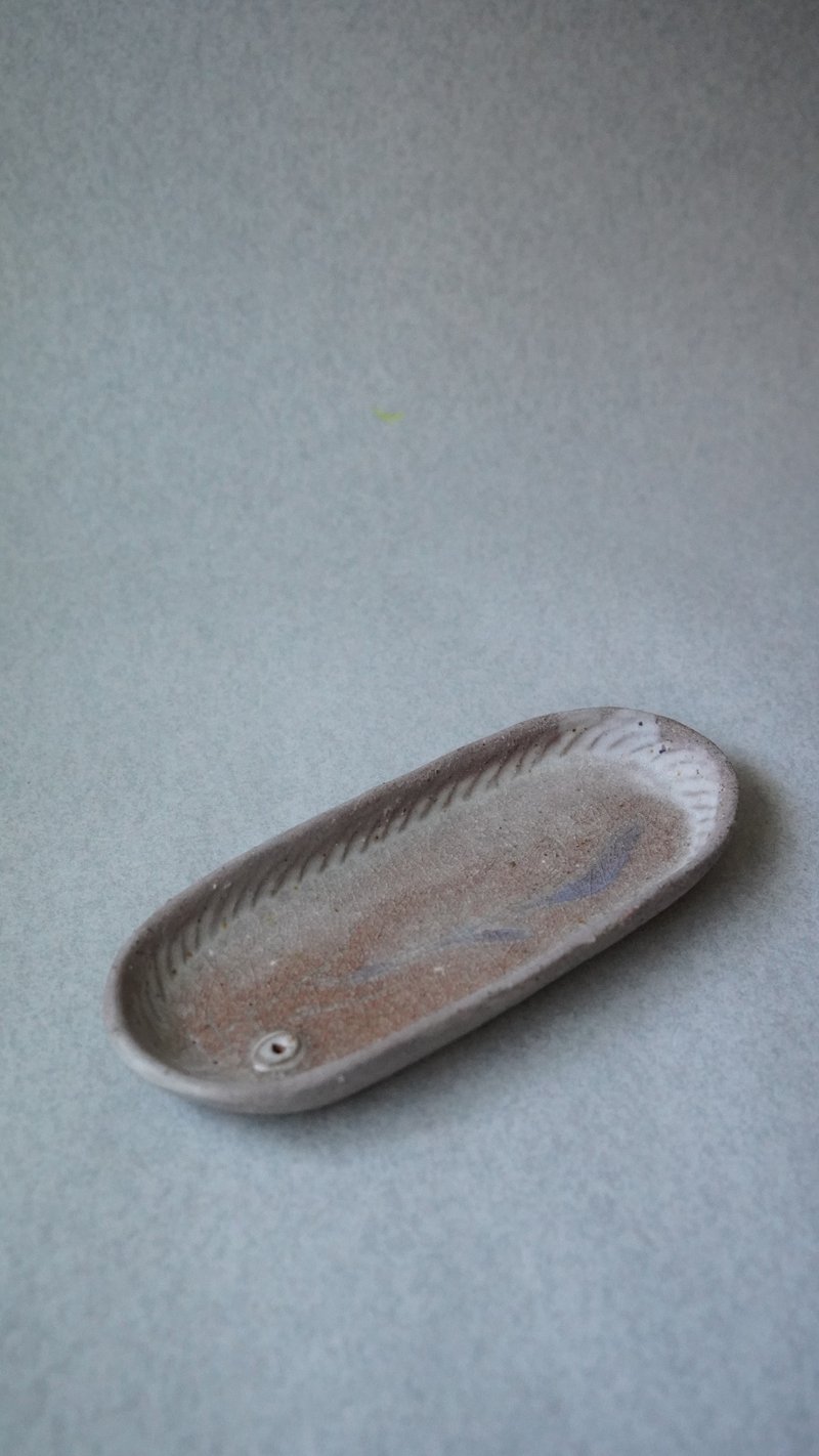 • 米粒出陶中 • 074 几消失 - 线香盘 - 香薰/精油/线香 - 陶 多色