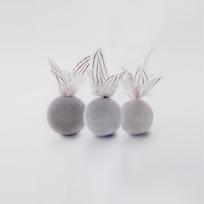 羊毛毡球-浅灰羽毛 - 玩具 - 羊毛 灰色