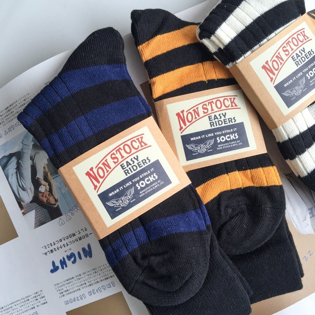 袜子套装(4双) 日系条纹长袜子 加厚保暖情侣款 男女均码 Socks - 袜子 - 棉．麻 白色