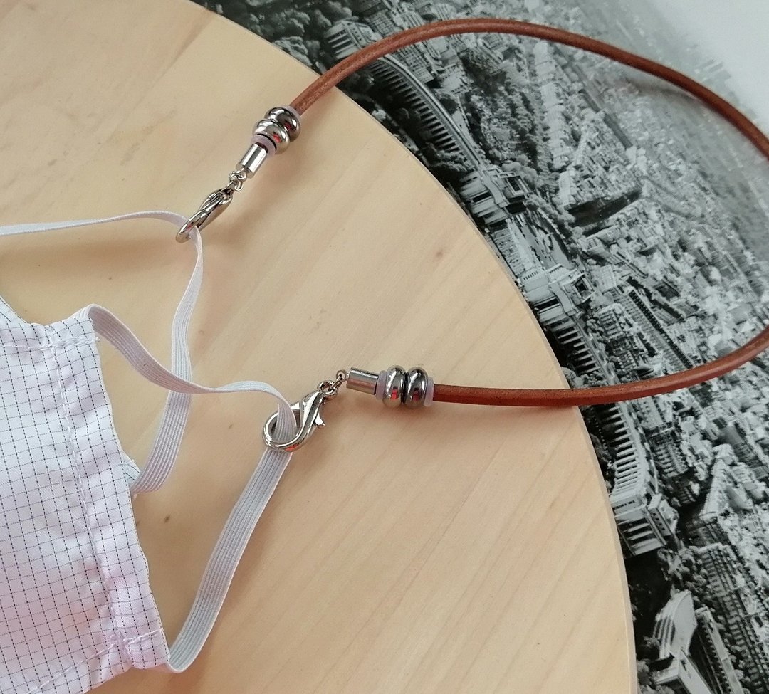 口罩挂绳 || CLASSIC SMOOTH, Mask strap, 棕色 color - 挂绳/吊绳 - 真皮 金色