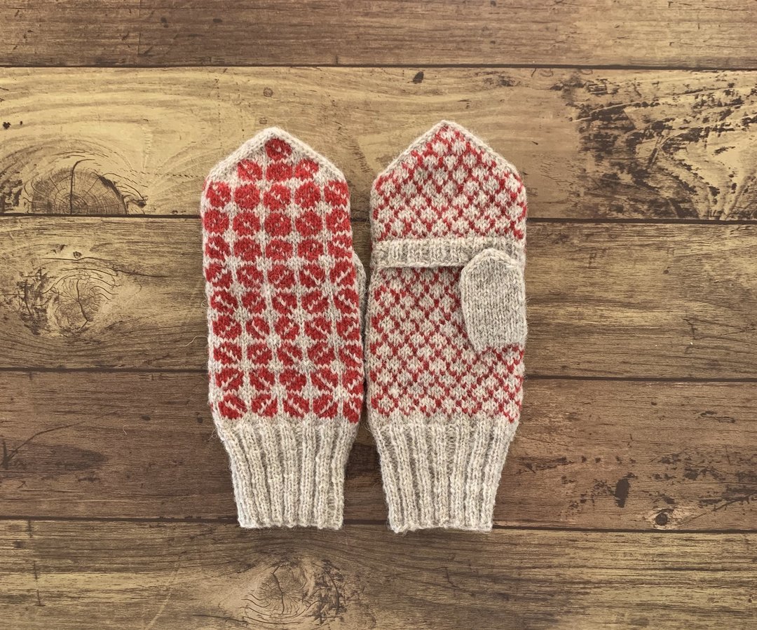 Mittens with Latvian traditional pattern cover Beige x Red - 手套 - 羊毛 卡其色