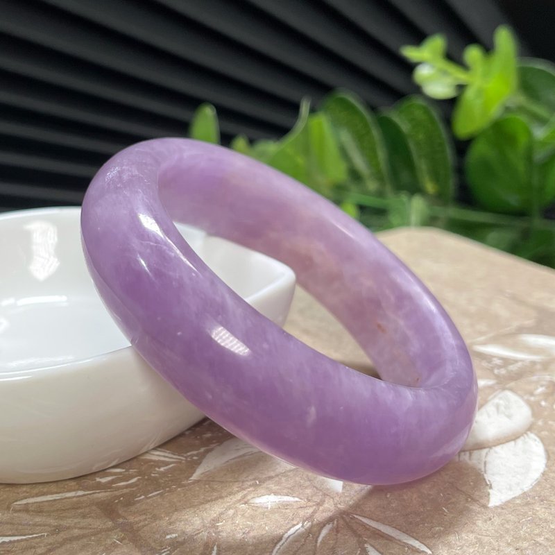 稀有紫锂辉手镯54MM 星光猫眼薰衣草紫水晶手环 浪漫清丽柔润淡雅 - 手链/手环 - 水晶 
