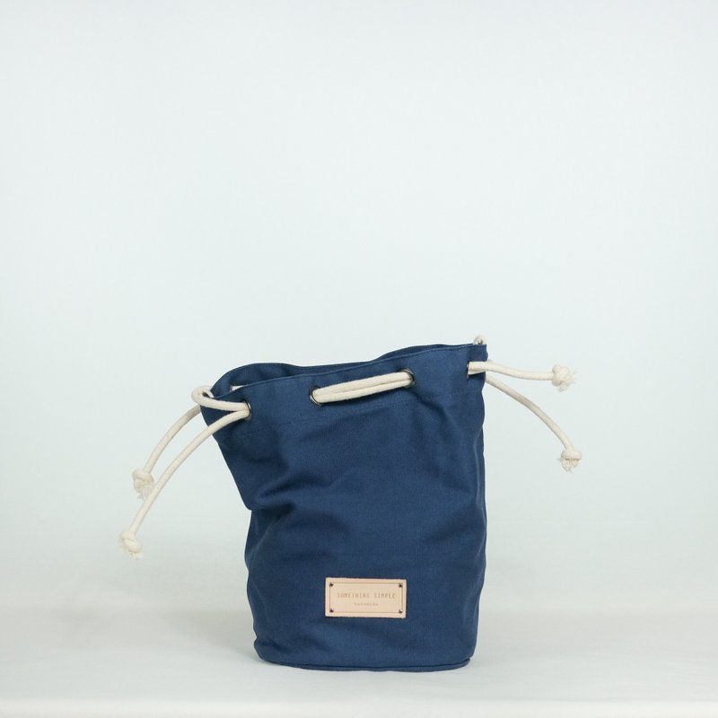 束口帆布包 _ ROUND ME UP : 海军蓝色 - 束口袋双肩包 - 棉．麻 蓝色